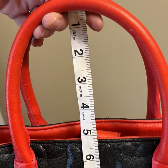 Betsy Johnson Kitty Cat quilted black & red vegan leather crossbody purse - Picture 12 of 16